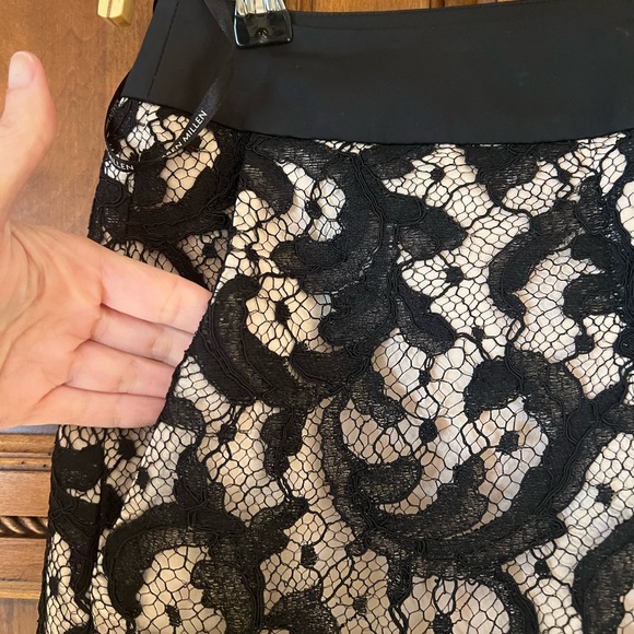 Karen Millen Lace Scalloped Shorts w/ Pockets | Size 2 | Black w/ Nude Underlay - Picture 4 of 9